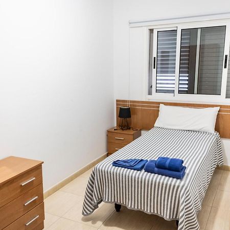 Yesenia Vv Airport Apartment El Matorral Bagian luar foto