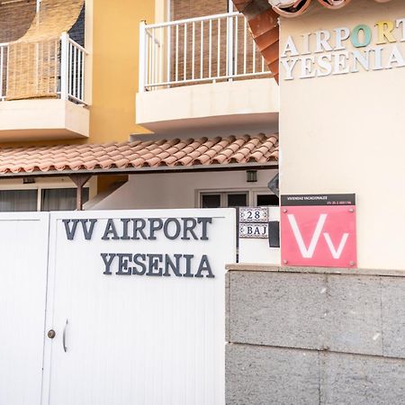 Yesenia Vv Airport Apartment El Matorral Bagian luar foto