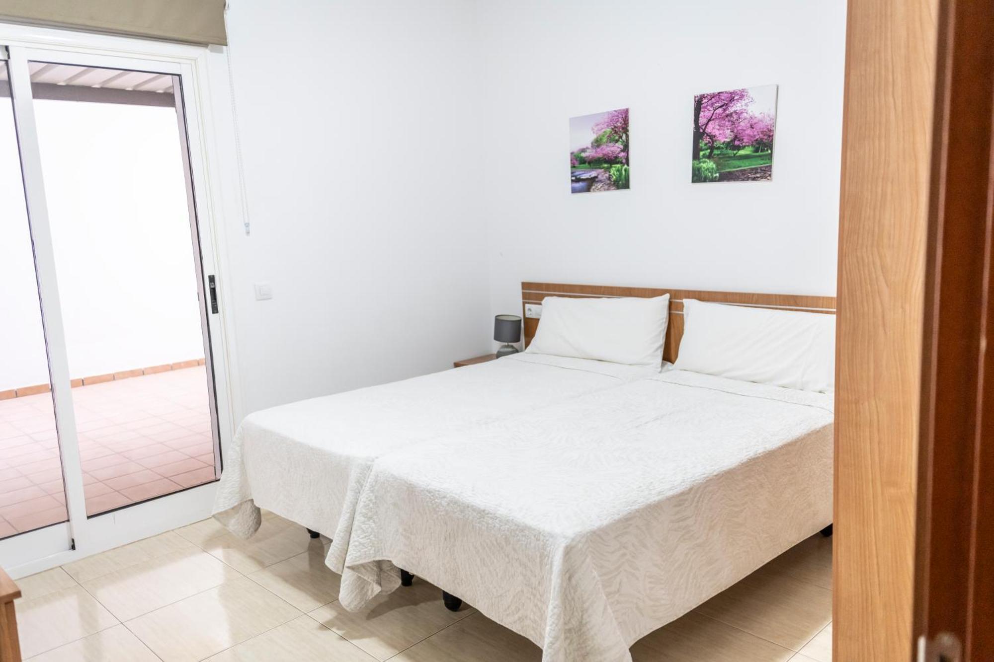 Yesenia Vv Airport Apartment El Matorral Bagian luar foto