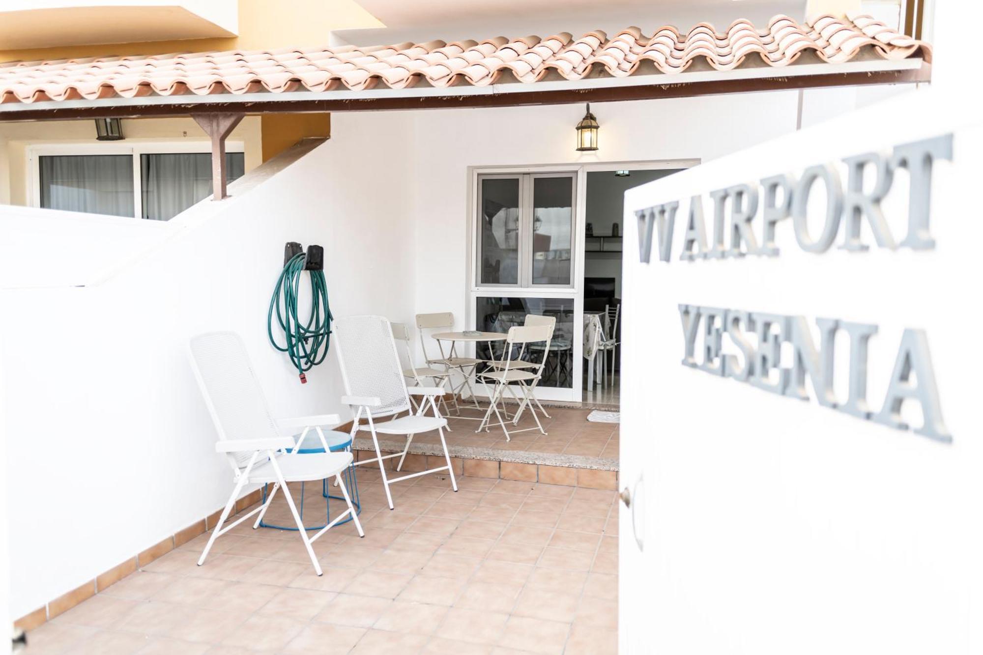Yesenia Vv Airport Apartment El Matorral Bagian luar foto